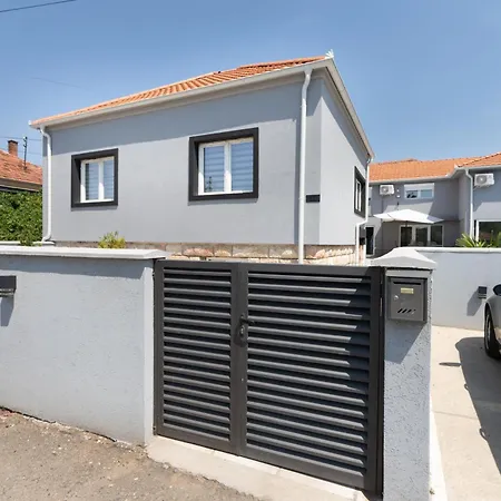 Aleks Lägenhetshotell Knjazevac